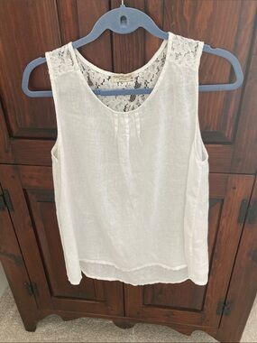 Sleeveless Lace-Back Camisole Tank Top - White
